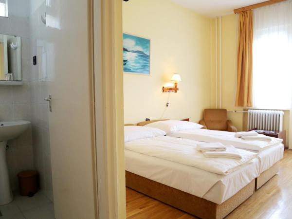 Hotel Bara Junior : photo 3 de la chambre chambre triple