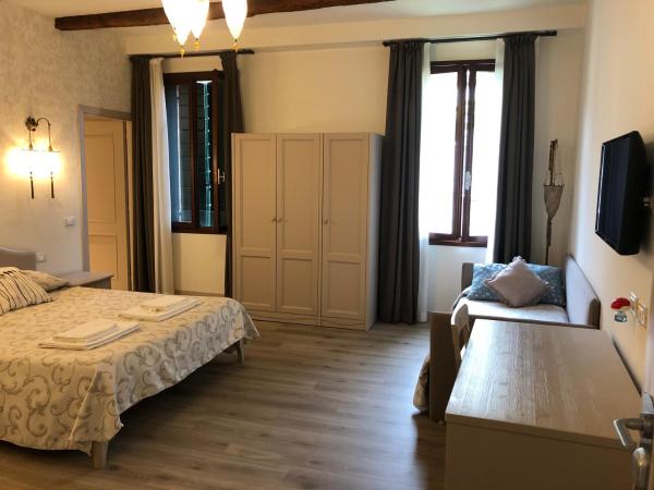 Guest House Ca' dell'Angelo : photo 1 de la chambre chambre quadruple deluxe