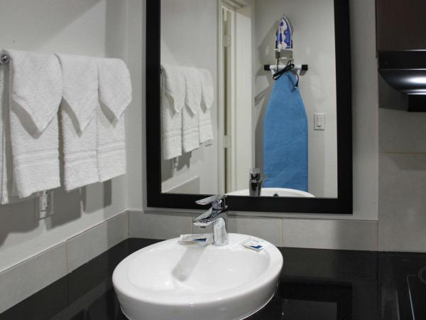 Studio 6-Houston, TX - East : photo 7 de la chambre chambre lit king-size deluxe - fumeurs