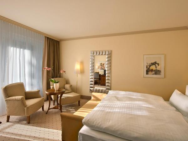 Bernstein Hotel Villa Kastania : photo 9 de la chambre chambre double de luxe avec balcon ou terrasse