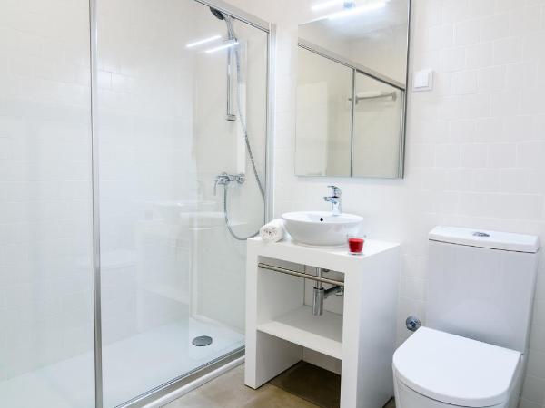 In2Lisbon - Kionga Suites : photo 3 de la chambre chambre double avec terrasse