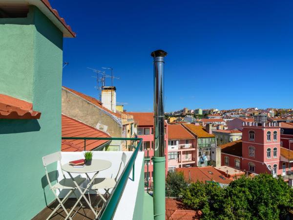 In2Lisbon - Kionga Suites : photo 2 de la chambre chambre familiale avec terrasse 