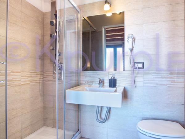 LE API : photo 3 de la chambre chambre double ou lits jumeaux standard avec balcon