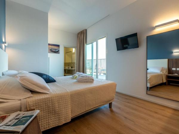 Hotel Mondial : photo 9 de la chambre suite junior - vue sur mer