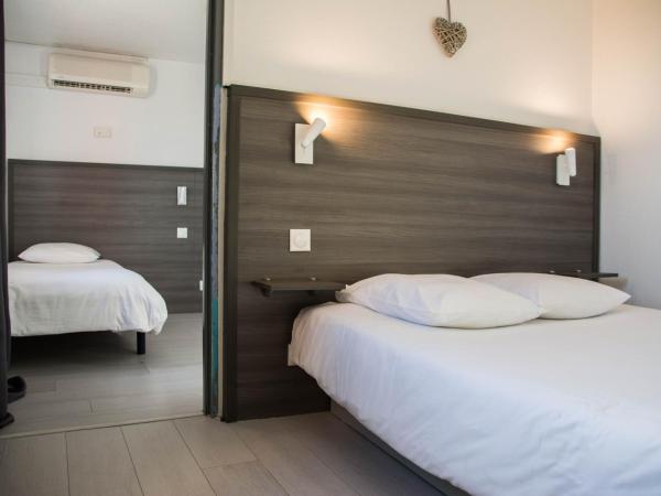Hôtel Althea - Piscine et Sauna : photo 1 de la chambre chambre triple