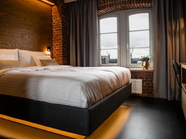 GINN Hotel Hamburg Elbspeicher : photo 1 de la chambre chambre double ou lits jumeaux - vue sur port