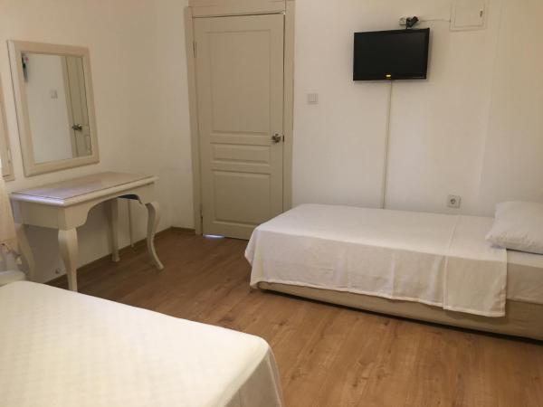 Bodrum Sade Pension : photo 3 de la chambre chambre triple confort
