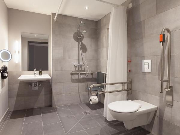 Vienna House Easy by Wyndham Bremen City Apartments : photo 6 de la chambre chambre salon - accessible aux personnes à mobilité réduite