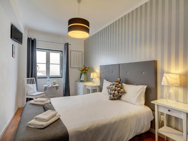 Inn Bairro Alto BA Sweet : photo 2 de la chambre chambre double avec salle de bains commune