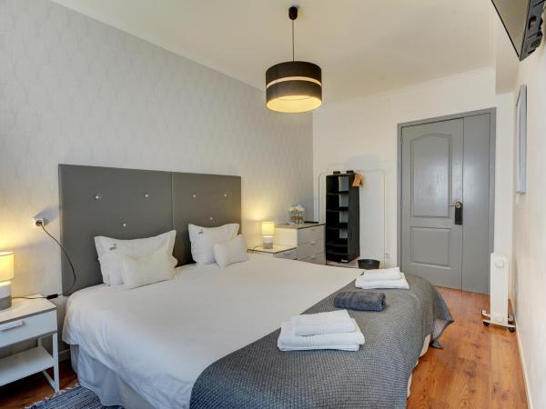 Inn Bairro Alto BA Sweet : photo 1 de la chambre chambre double avec salle de bains commune