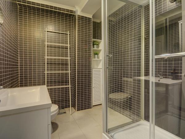 Inn Bairro Alto BA Sweet : photo 7 de la chambre chambre double ou lits jumeaux supérieure avec salle de bains privative