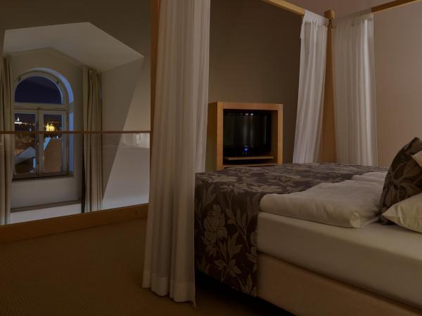 Ventana Hotel Prague : photo 6 de la chambre suite junior mansardée