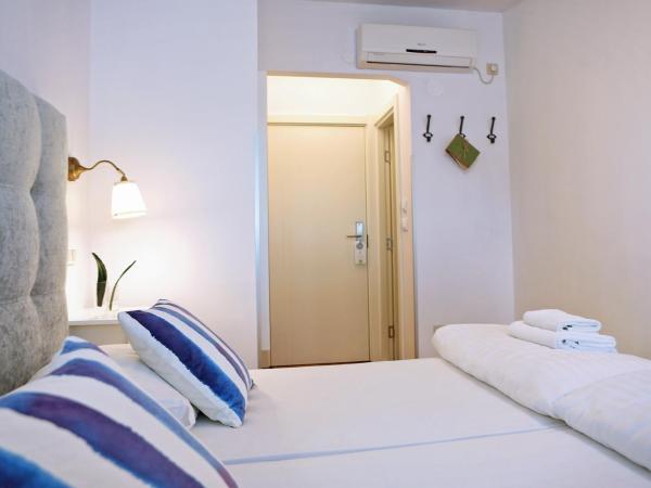 Hotel Delfin : photo 4 de la chambre chambre double ou lits jumeaux sans balcon