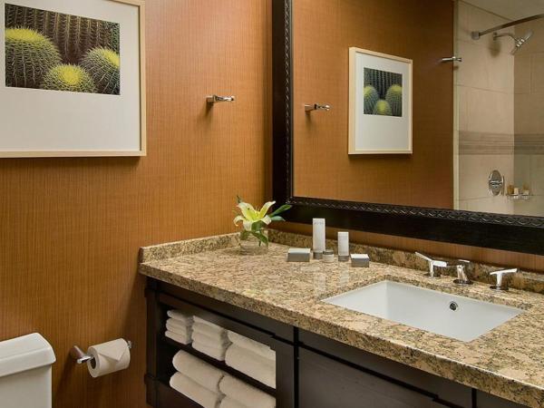 Hyatt Regency Phoenix : photo 8 de la chambre chambre d'angle lit king-size