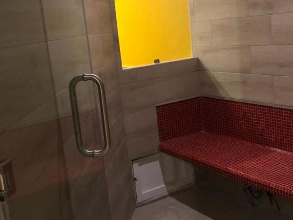 Motel Tatami : photo 4 de la chambre suite lit king-size avec baignoire spa