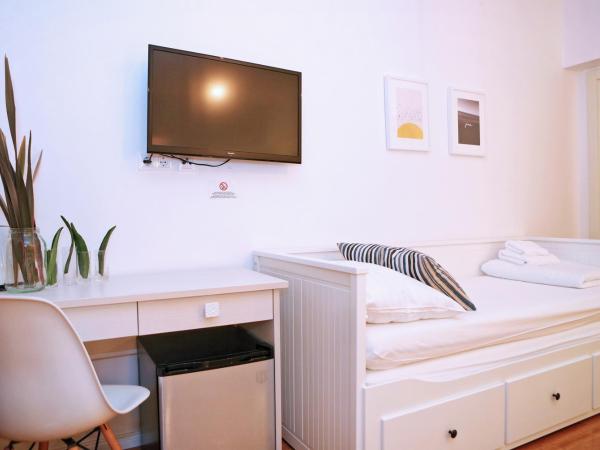 Hotel Delfin : photo 7 de la chambre chambre familiale (2 adultes et 2 enfants)