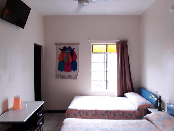 Hotel Janeiro : photo 1 de la chambre chambre triple basique