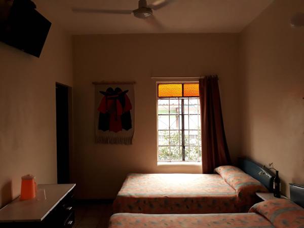 Hotel Janeiro : photo 2 de la chambre chambre lits jumeaux