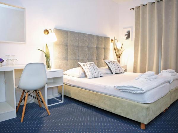 Hotel Delfin : photo 6 de la chambre chambre double ou lits jumeaux avec balcon