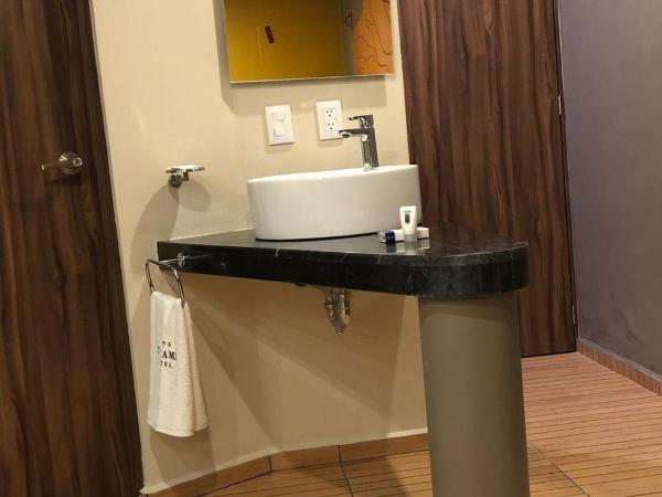 Motel Tatami : photo 4 de la chambre suite deluxe avec lit king-size