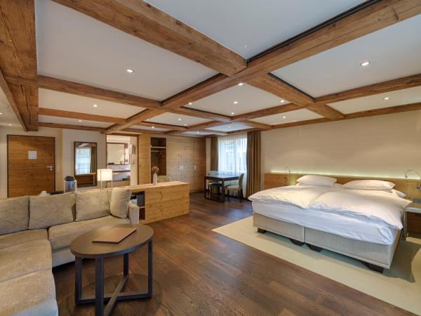 Bernerhof Swiss Quality Hotel Gstaad : photo 1 de la chambre suite chalet