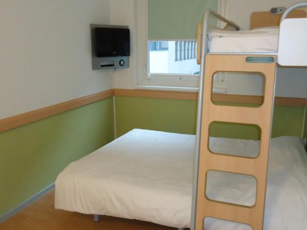 Ibis budget Wien Messe : photo 4 de la chambre chambre standard avec 1 lit double et 1 lit simple