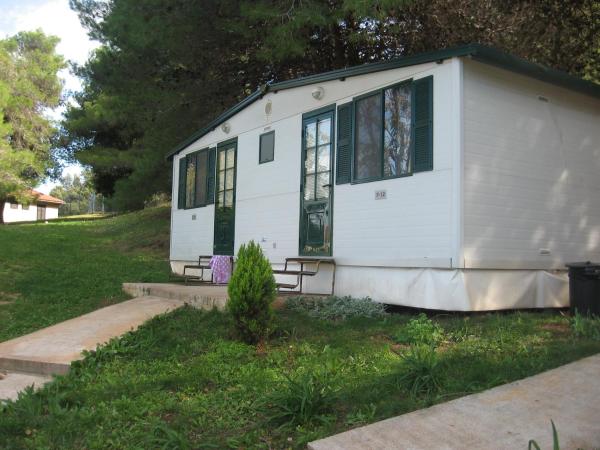 HI Hostel Pula : photo 2 de la chambre chambre lits jumeaux