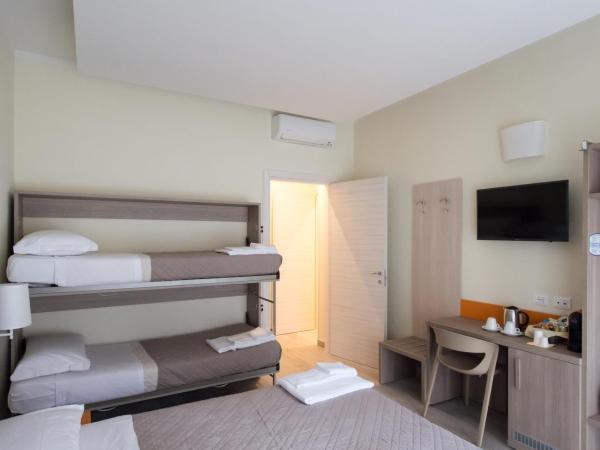 SAN FELICE 135 - 2 : photo 10 de la chambre chambre quadruple supérieure