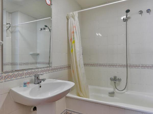 Hotel Corisco : photo 5 de la chambre chambre double ou lits jumeaux standard - vue sur jardin