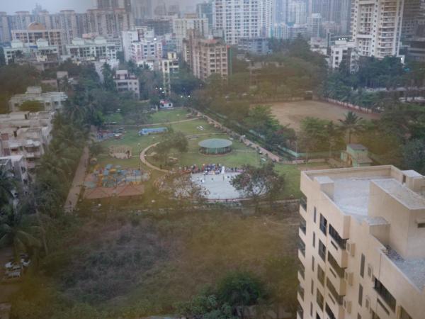 Aristo Serviced Apartment, Room, Apartment near Kokilaben Dhirubai Ambani Hospital for family only, : photo 7 de la chambre chambre double deluxe avec balcon