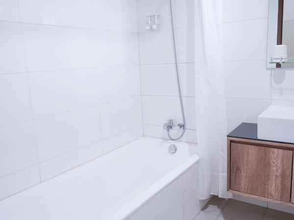 Mk House Tendean : photo 5 de la chambre suite deluxe