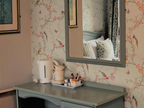 The Waterfront Townhouse Accommodation : photo 4 de la chambre chambre double avec terrasse