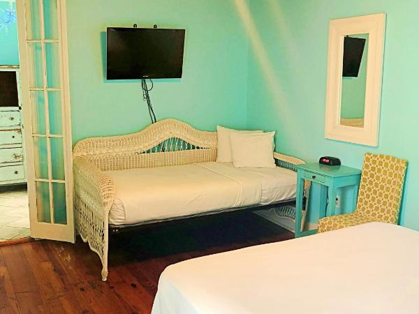 Creole Gardens Guesthouse and Inn : photo 2 de la chambre chambre double avec 2 lits doubles