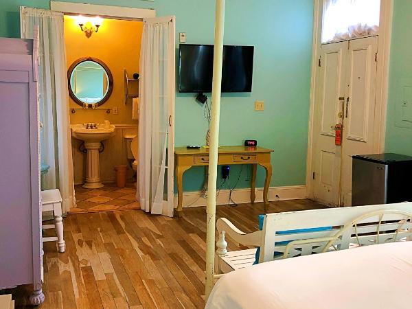 Creole Gardens Guesthouse and Inn : photo 2 de la chambre chambre lit king-size supérieure