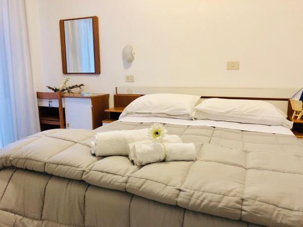 Hotel Villa Lieta : photo 1 de la chambre chambre double ou lits jumeaux avec balcon