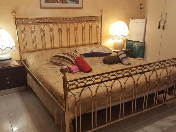 B&B United States of Europe : photo 1 de la chambre chambre double avec salle de bains privative