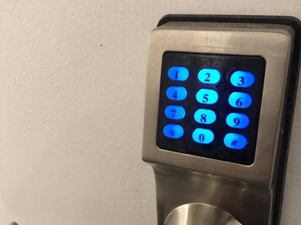 Le Coffice Auberge de Jeunesse : photo 8 de la chambre chambre familiale avec salle de bains commune