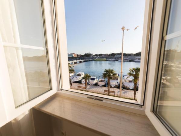 Accommodation Iva : photo 4 de la chambre chambre double - vue sur mer