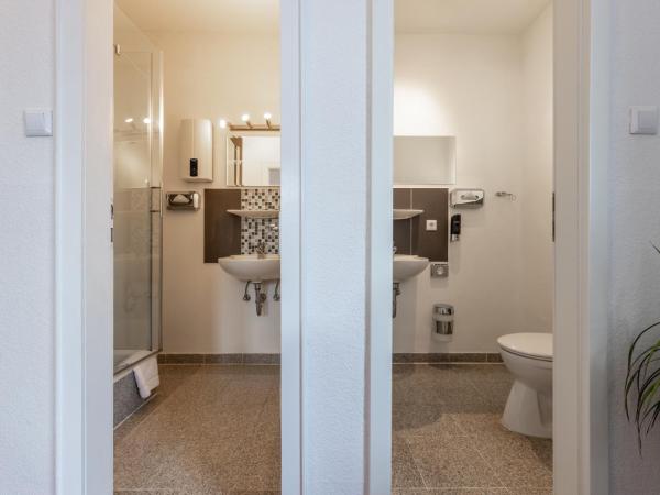 Trip Inn Hotel Schumann : photo 6 de la chambre chambre familiale