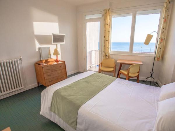 Hotel Le Trident Thyrsé : photo 2 de la chambre chambre lit king-size - vue sur mer