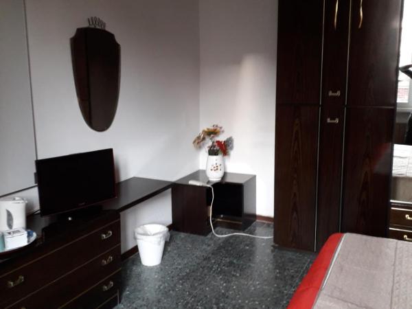 Isola BI : photo 5 de la chambre chambre double ou lits jumeaux avec salle de bains privative externe