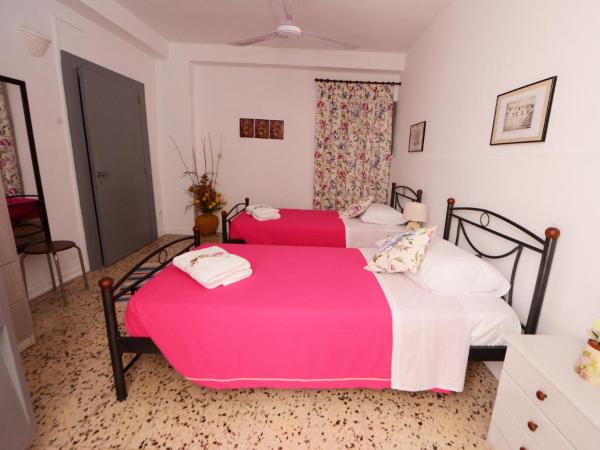 Medieval Inn : photo 2 de la chambre chambre lits jumeaux classique