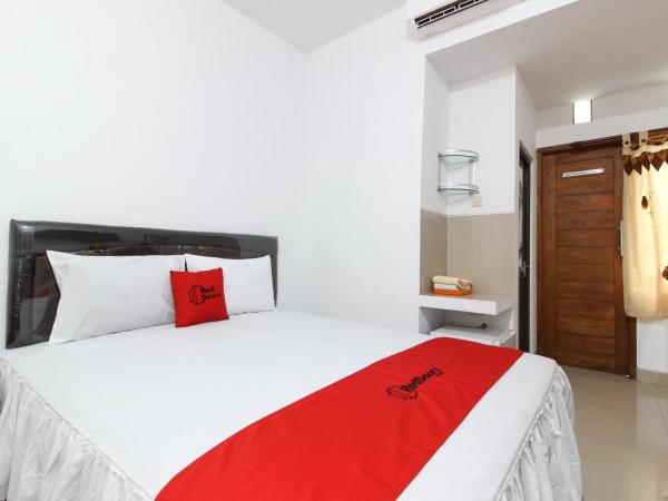 RedDoorz Syariah at Kebun Raya Yogyakarta : photo 1 de la chambre chambre deluxe