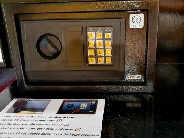 Casa Picasso Near Chabad House : photo 7 de la chambre chambre double supérieure avec balcon