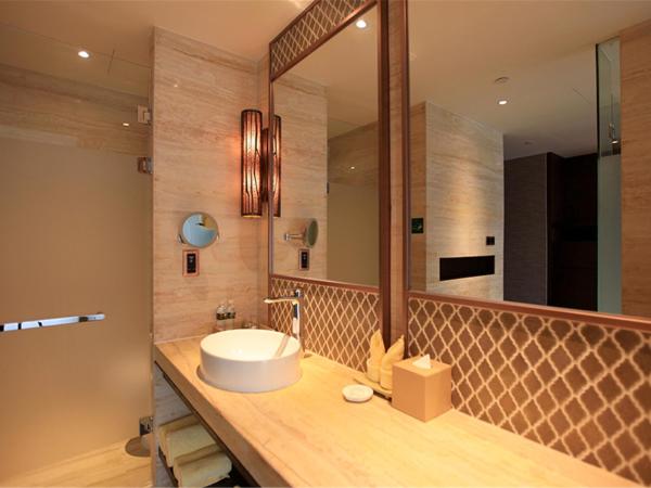 Mangrove Tree Resort World Sanya Bay- Queen Palm Towers : photo 1 de la chambre deluxe room with garden view (one experience course of pulling embryo in the pottery bar+two glasses of beers and snacks one time)