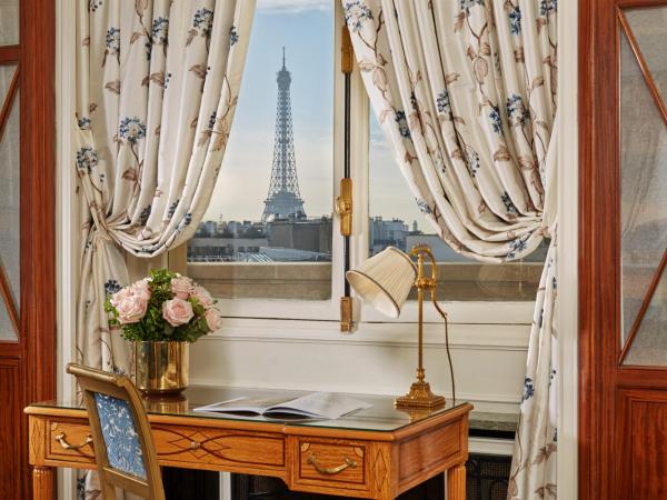 Hôtel Raphael : photo 5 de la chambre suite terrasse tour eiffel