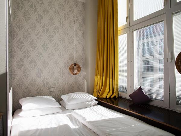 Michelberger Hotel : photo 5 de la chambre petite chambre double