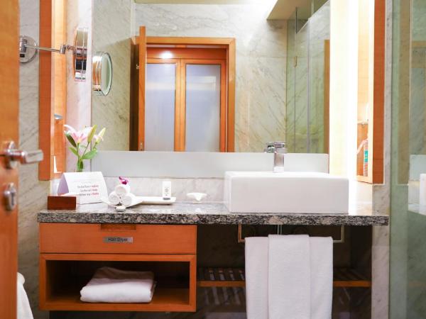 Crowne Plaza Today Gurugram, an IHG Hotel : photo 2 de la chambre suite king 1 chambre avec vue sur piscine