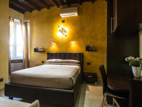 Bed & Breakfast Parmacentro : photo 9 de la chambre chambre familiale avec salle de bains privative