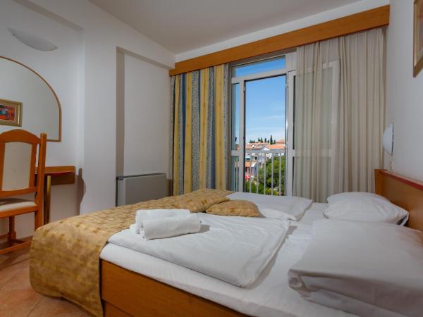 Hotel Dražica - Hotel Resort Dražica : photo 3 de la chambre chambre double